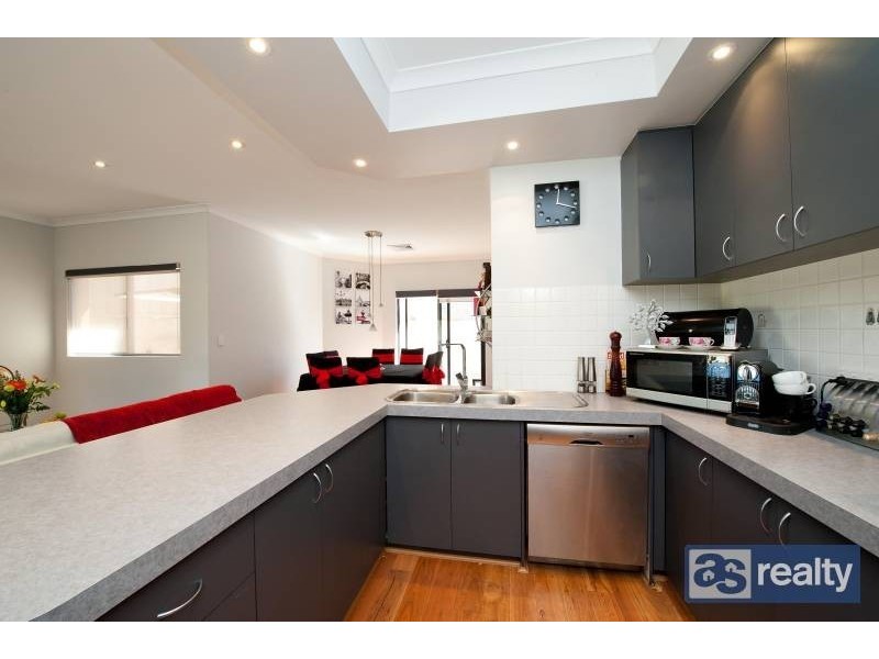 33 Parsons Street, Embleton WA 6062