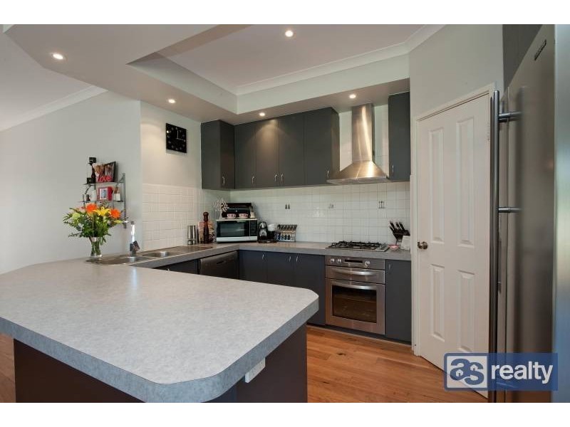 33 Parsons Street, Embleton WA 6062