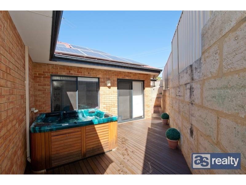 33 Parsons Street, Embleton WA 6062