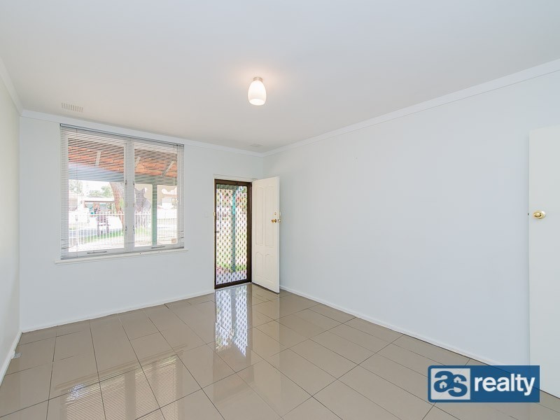 16 Scanlon Way, Lockridge WA 6054