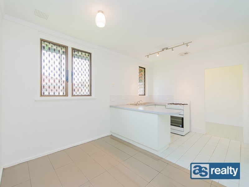 16 Scanlon Way, Lockridge WA 6054