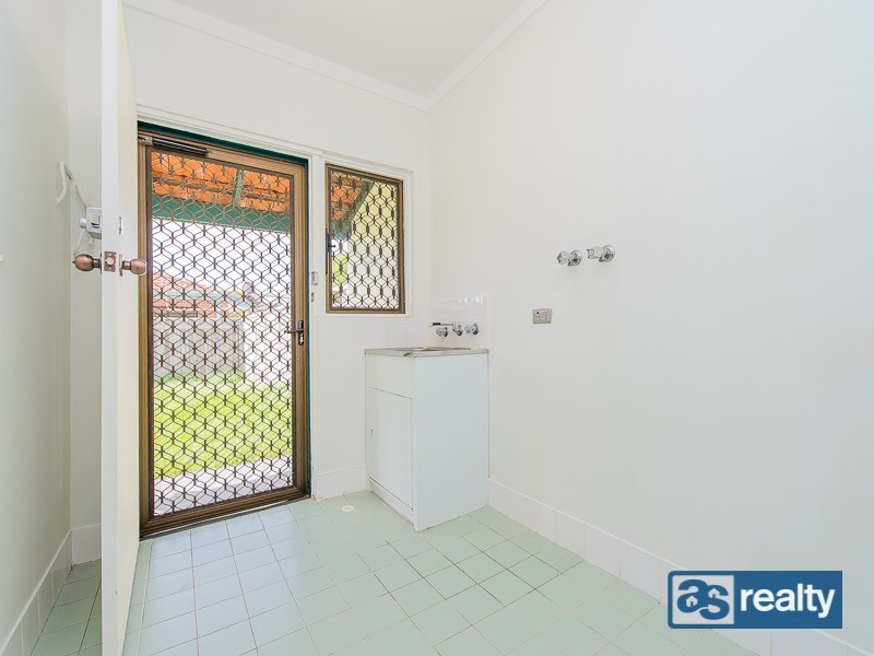 16 Scanlon Way, Lockridge WA 6054