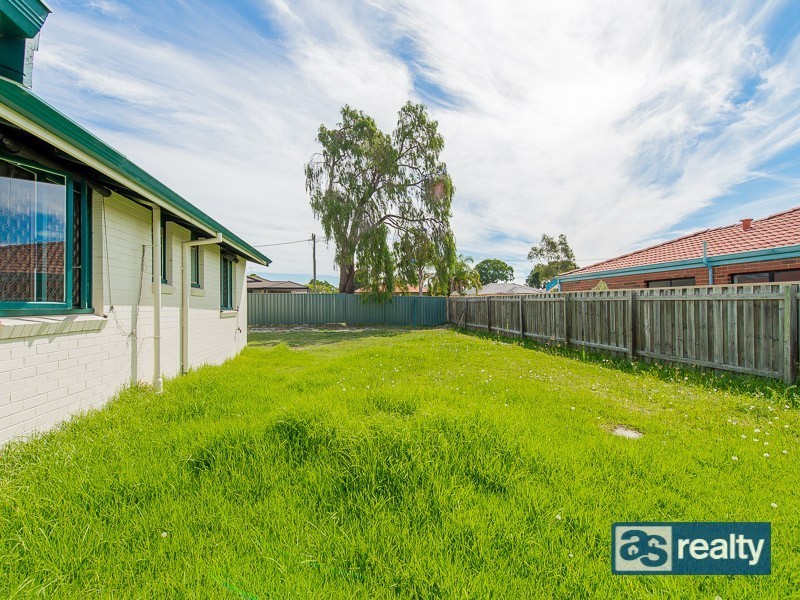 16 Scanlon Way, Lockridge WA 6054