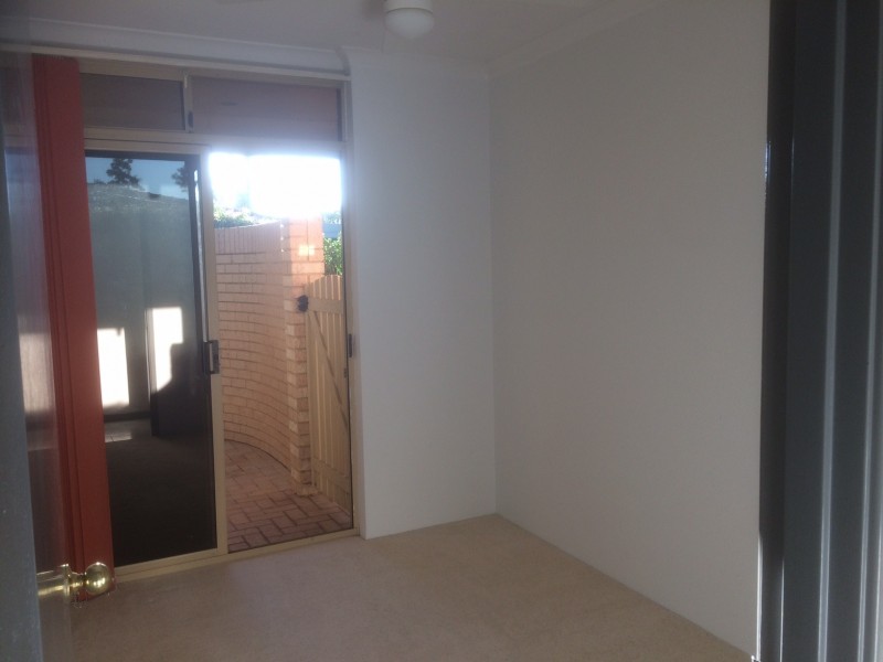 10/2 Railton Place, Dianella WA 6059