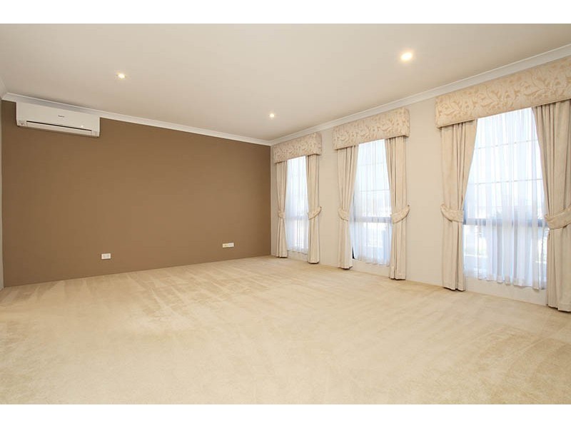 4 Fennel Rise, Darch WA 6065