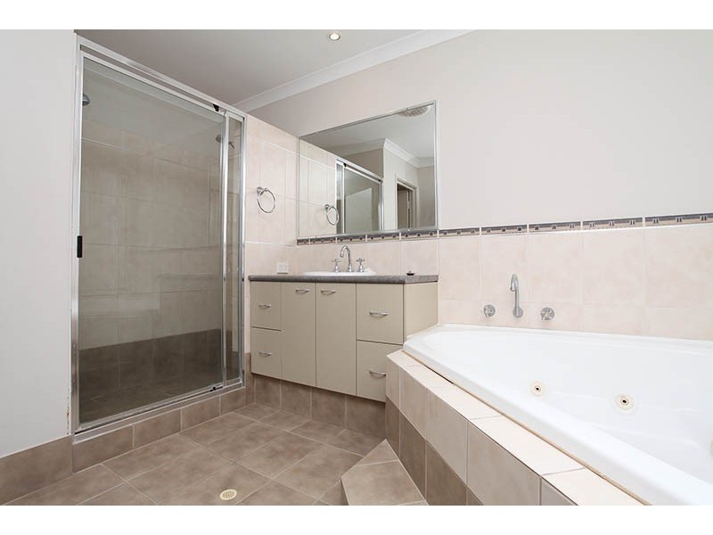 4 Fennel Rise, Darch WA 6065