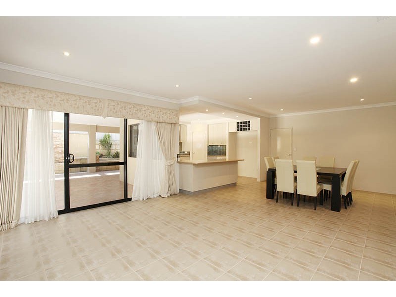 4 Fennel Rise, Darch WA 6065