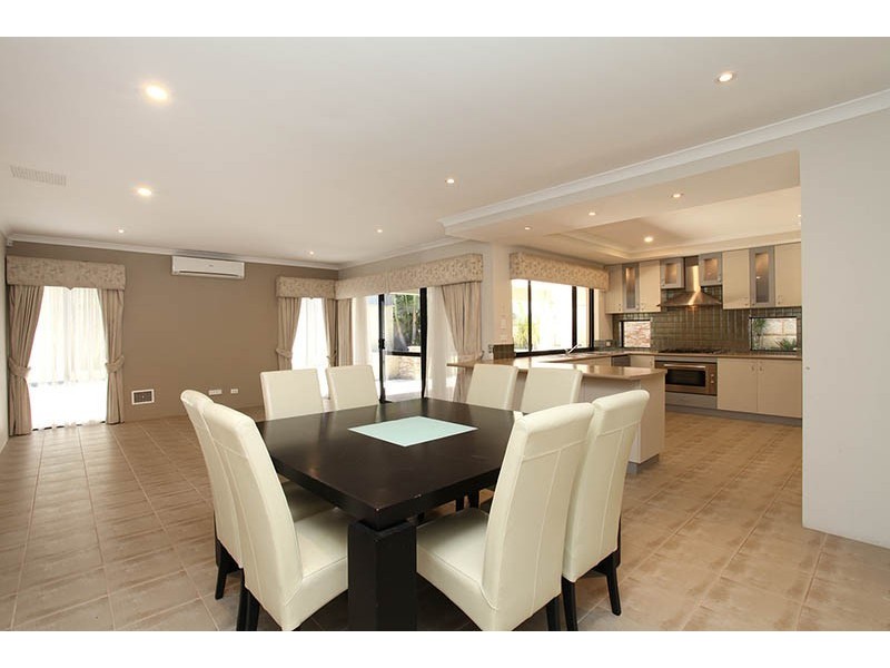 4 Fennel Rise, Darch WA 6065