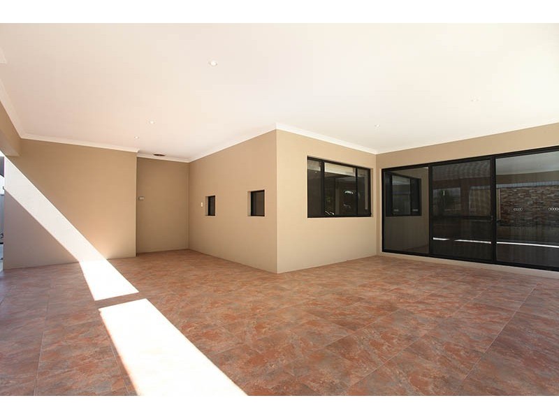 4 Fennel Rise, Darch WA 6065