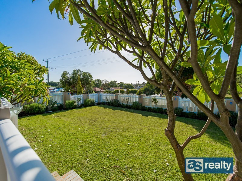 34 Priestley Street, Embleton WA 6062