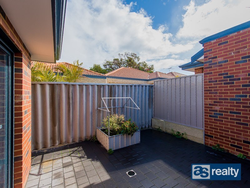 17B Loughton Way, Balga WA 6061