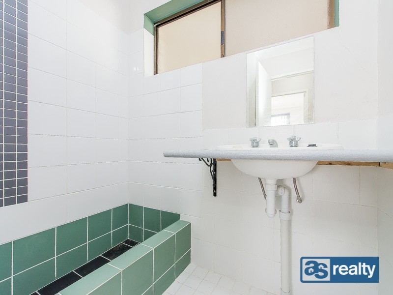 20V Roxwell Way, Girrawheen WA 6064