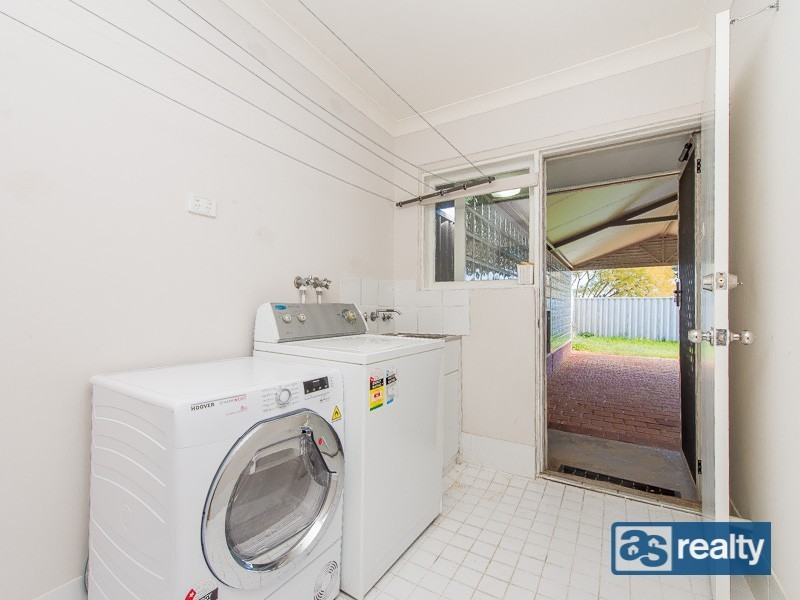 20V Roxwell Way, Girrawheen WA 6064