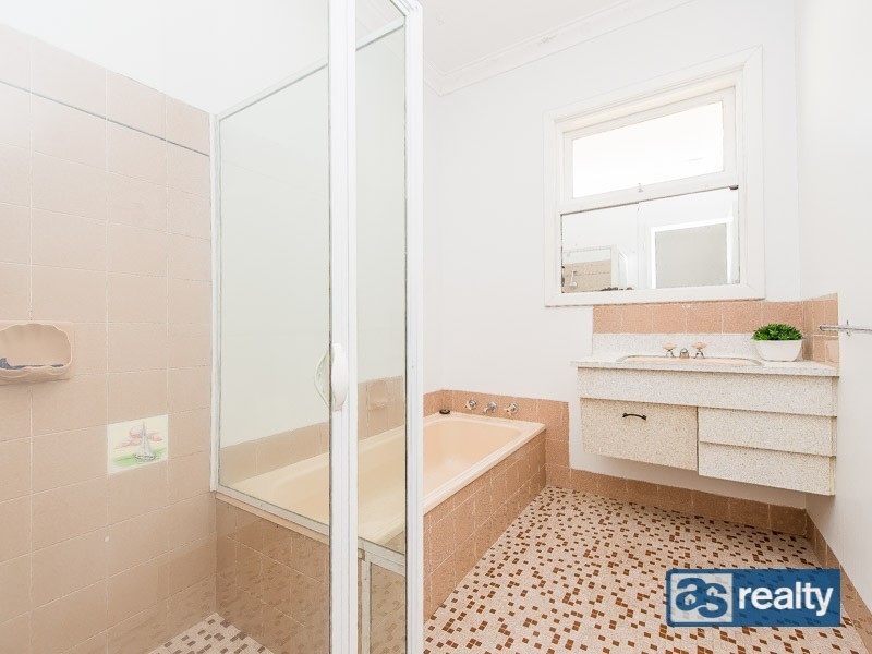 25A Rothbury Road, Embleton WA 6062