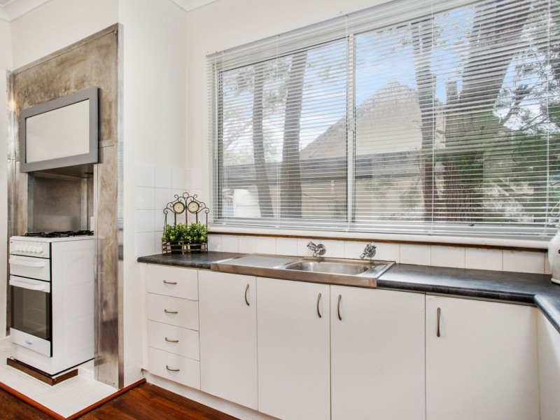 52 King William Street, Bayswater WA 6053