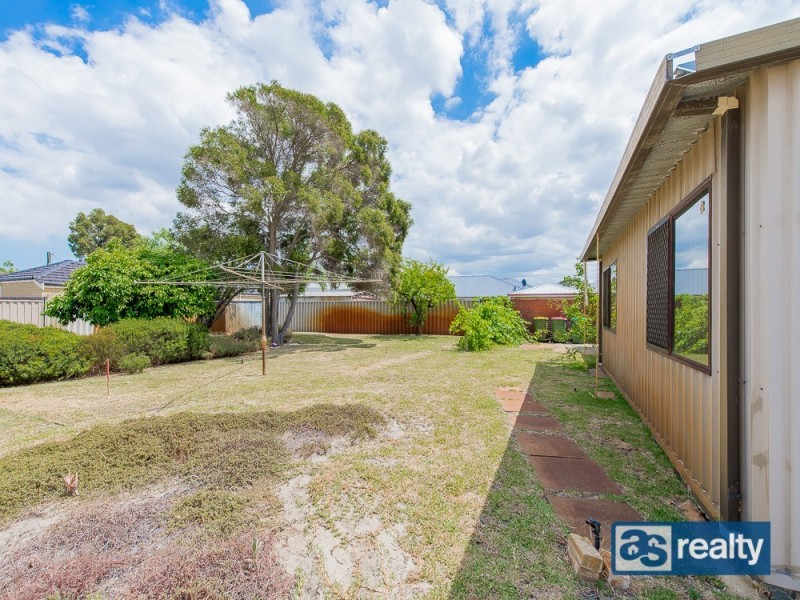 31 Embleton Avenue, Embleton WA 6062
