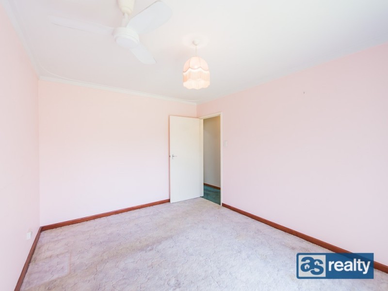 31 Embleton Avenue, Embleton WA 6062