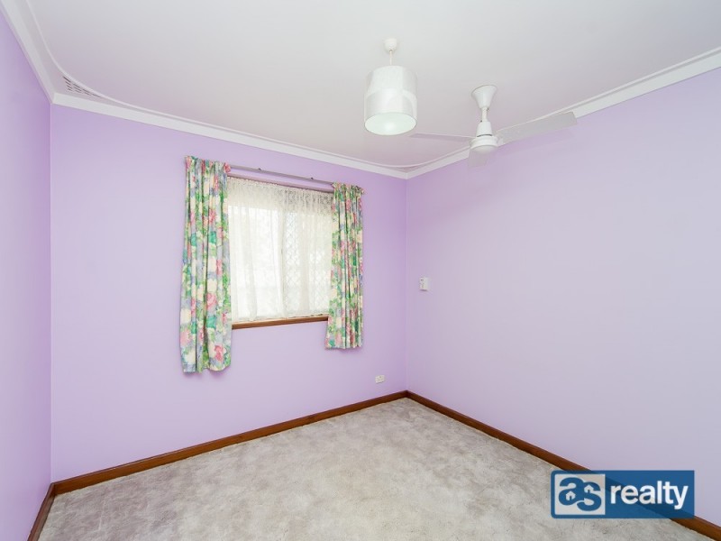 31 Embleton Avenue, Embleton WA 6062