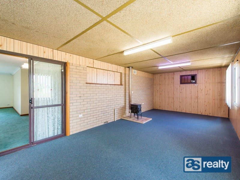 31 Embleton Avenue, Embleton WA 6062