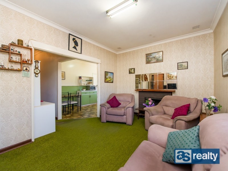 1 Lindley Street, Embleton WA 6062