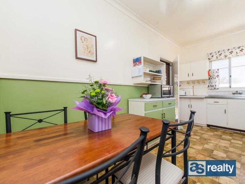 1 Lindley Street, Embleton WA 6062