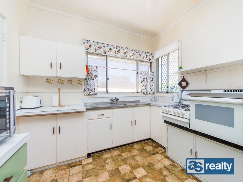 1 Lindley Street, Embleton WA 6062