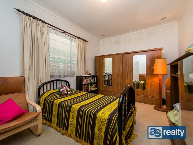 1 Lindley Street, Embleton WA 6062