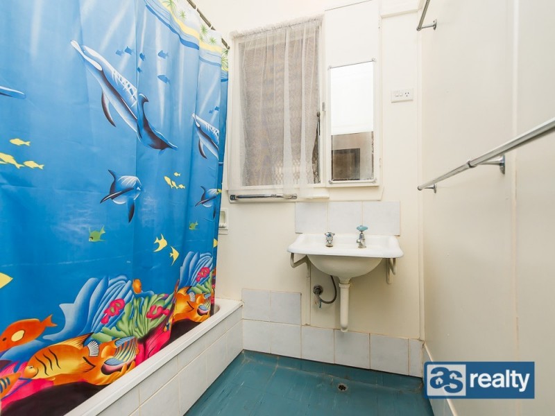 1 Lindley Street, Embleton WA 6062