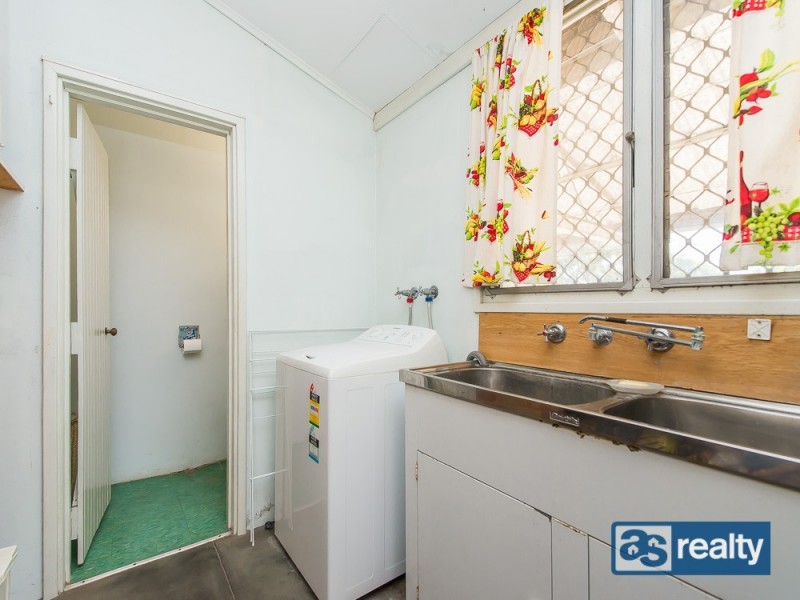 1 Lindley Street, Embleton WA 6062