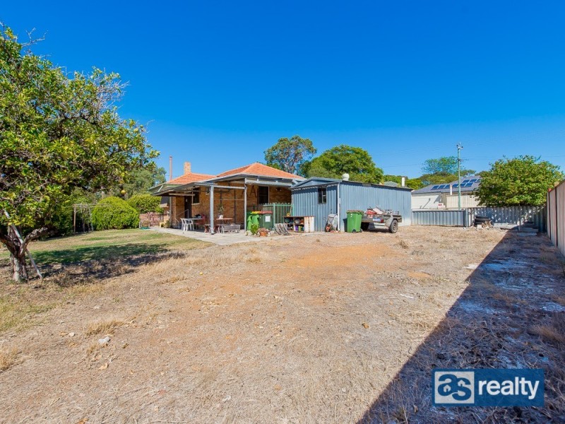 1 Lindley Street, Embleton WA 6062