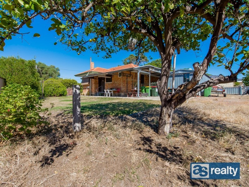 1 Lindley Street, Embleton WA 6062