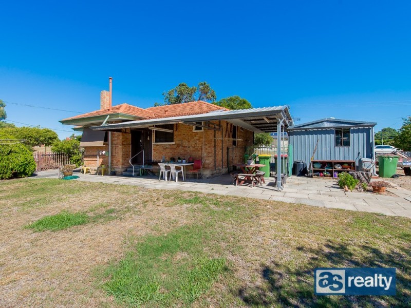 1 Lindley Street, Embleton WA 6062
