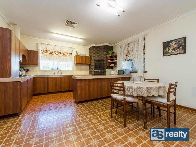 220 Broun Avenue, Embleton WA 6062