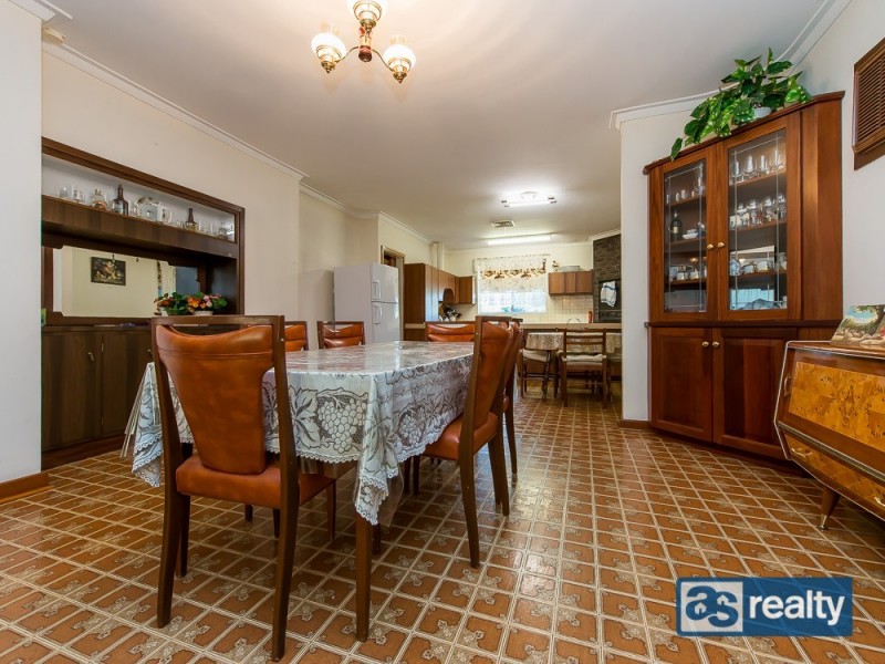 220 Broun Avenue, Embleton WA 6062