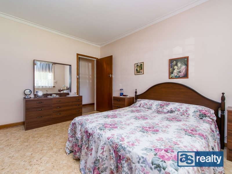 220 Broun Avenue, Embleton WA 6062