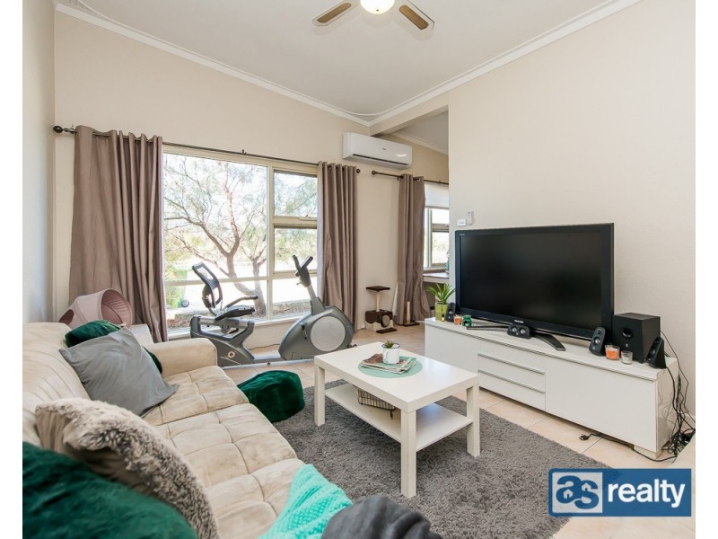 11 Irwin Road, Embleton WA 6062