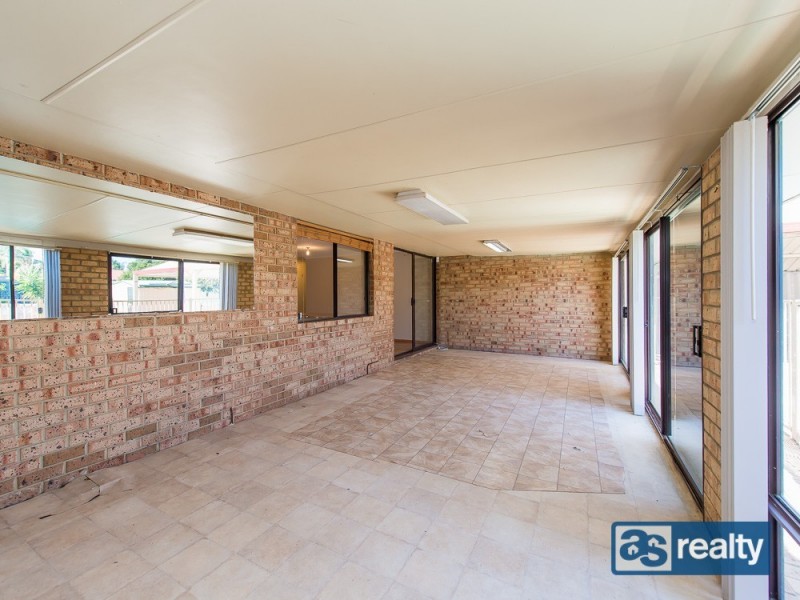 33 Grande Way, Beechboro WA 6063