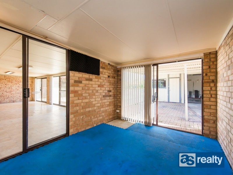 33 Grande Way, Beechboro WA 6063