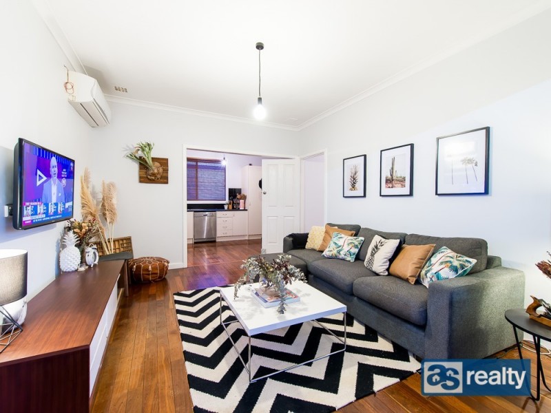 11 Sproxton Way, Embleton WA 6062