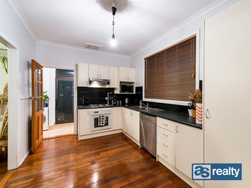 11 Sproxton Way, Embleton WA 6062