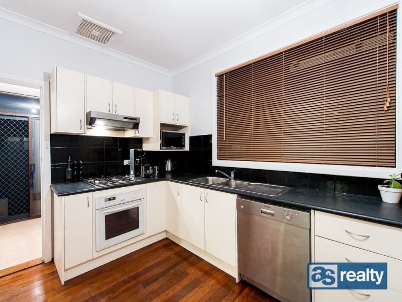 11 Sproxton Way, Embleton WA 6062