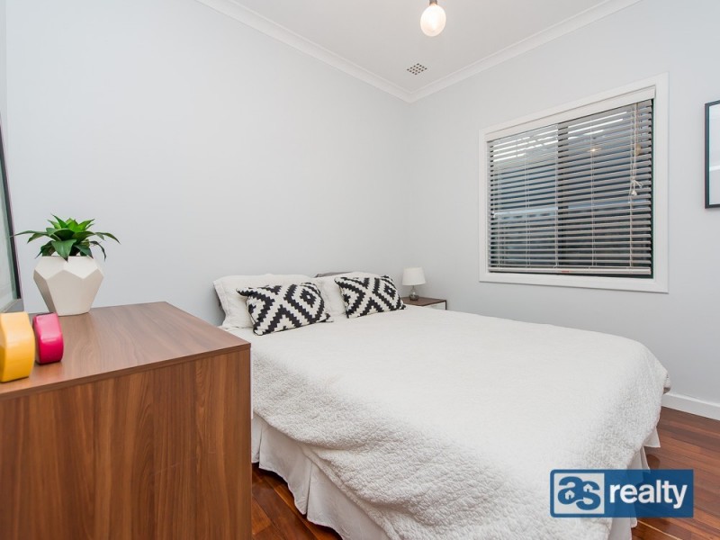 11 Sproxton Way, Embleton WA 6062