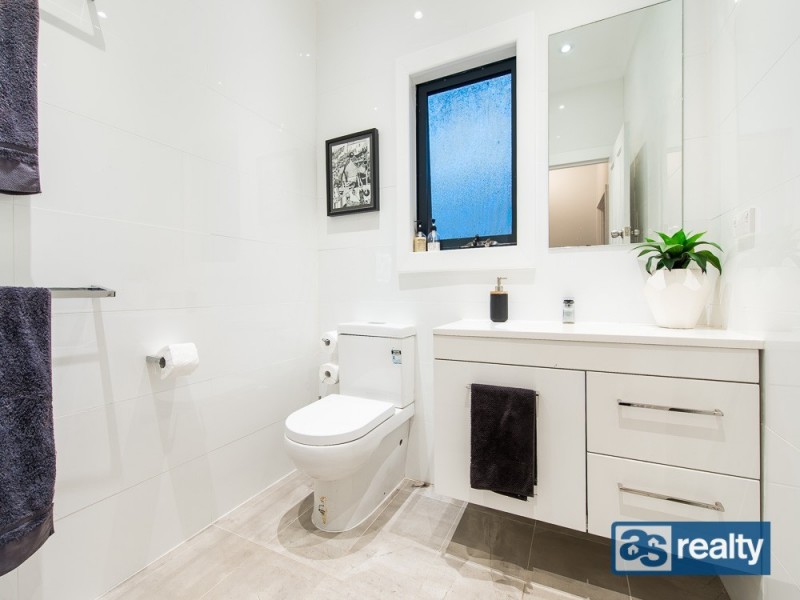11 Sproxton Way, Embleton WA 6062