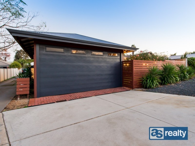 11 Sproxton Way, Embleton WA 6062