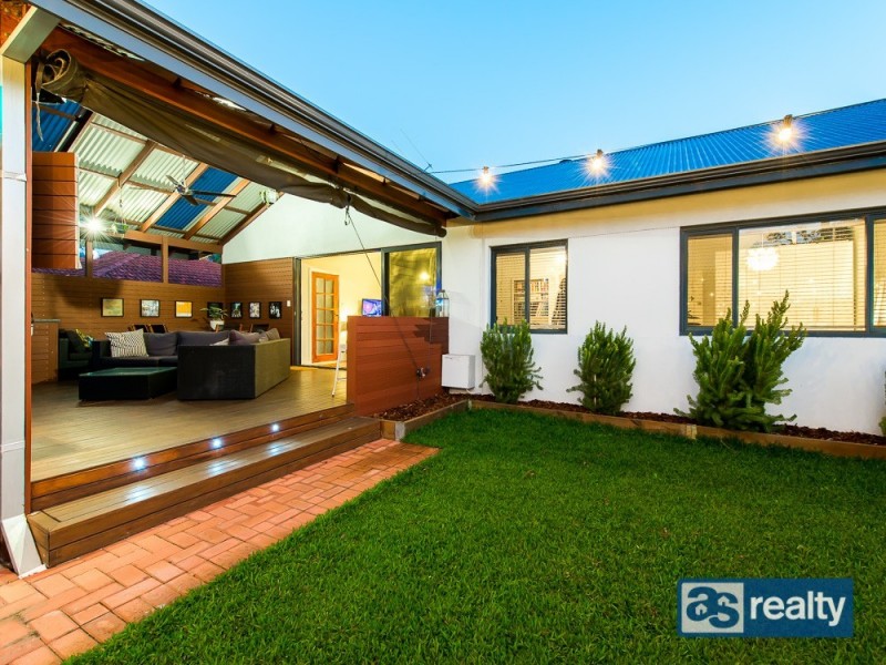 11 Sproxton Way, Embleton WA 6062