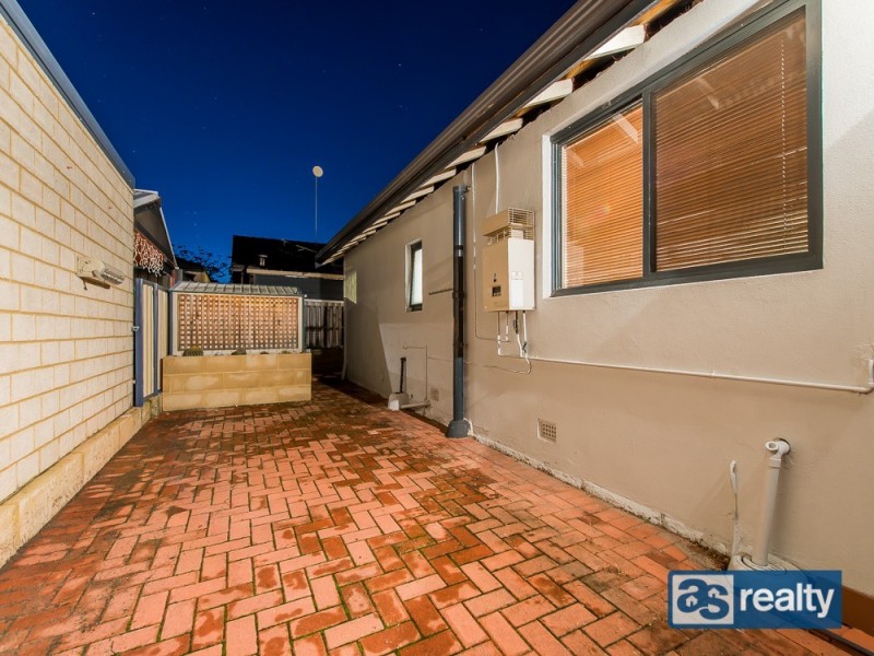 11 Sproxton Way, Embleton WA 6062