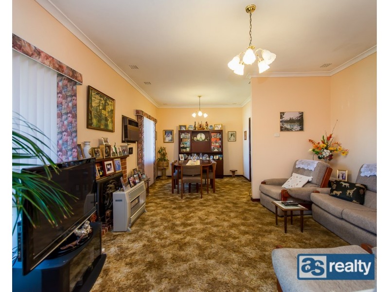 6 Mckenzie Way, Embleton WA 6062