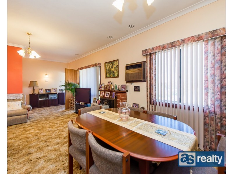 6 Mckenzie Way, Embleton WA 6062