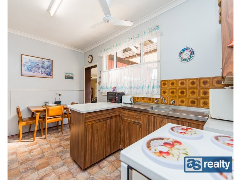 6 Mckenzie Way, Embleton WA 6062