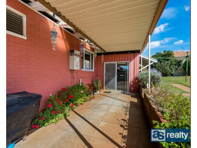 6 Mckenzie Way, Embleton WA 6062